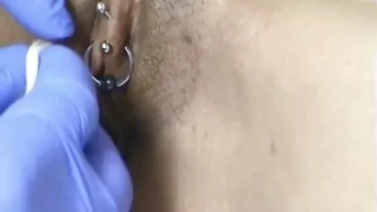 Horizontal clítoris capucha piercing tetonas negras xxx