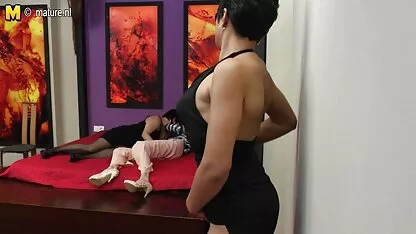 Tres maduras lesbianas obtener su coños mojado videos de swinger caseros
