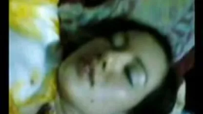 Malayo - awek baju kurung kuning videos sexo oral