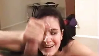 Masturbación con la mano mamada grande facial corrida tetonas rubias 19