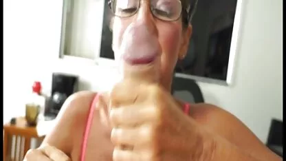 La travieso maduro dama chupa y tirones video xxx cerdas