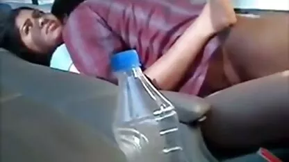 Follando en su auto para que todos lo vean japonesas videos caseros