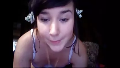 Lindo y sexy bebé dildoing su coño sexo candente videos