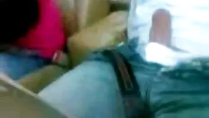 Joven Árabe chupándolo en el coche  japonesitas masturbándose
