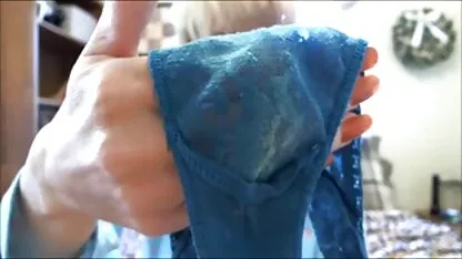 Milf y su sucio bragas chochos peludos llenos de semen