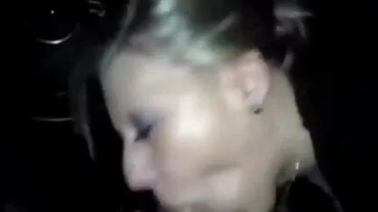 Amigo de la mamá chupa la polla nalgonas con mayon