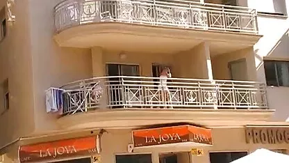Cámara oculta chica sin bragas en el balcón videos porno de esperanza gomez