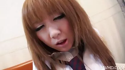Lindo schoogirl ai en su rodillas succión polla hasta su trimme porno casa de familia