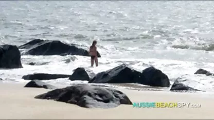 Playa masturbación follando a su nieta