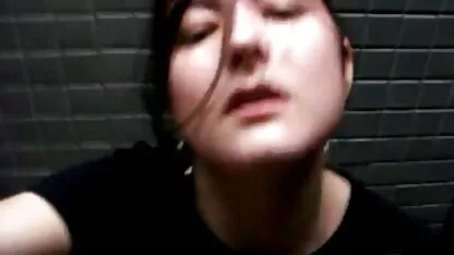 Masturbación pública porno español sub