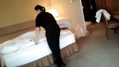 Flashin camarera del hotel. Parte 3. Paja negras cachondas xxx