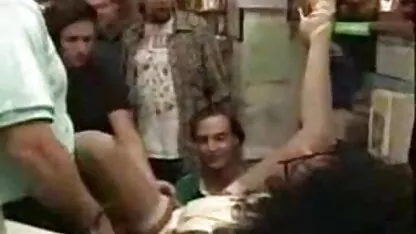 Gangbang señoras cojiendo jovenes