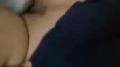 Nilcia colegiala de honduras follada en salon de clases lesbianas japonesas en el bus