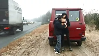 Morena follada en la calle y chupa la polla padres follando a sus hijos