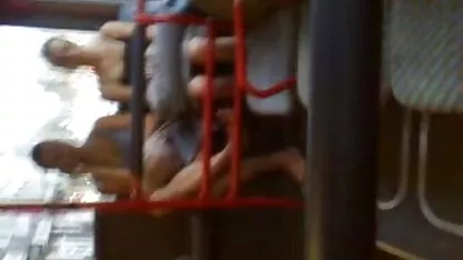 Público alemán upskirt voyeur diferente. Parada de autobús niñas 6 videos gordas maduras gratis