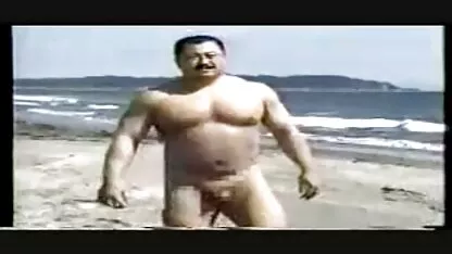 Japonés Oso Desnudo en la playa culonas y tetonaa