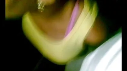 Ella le permite meter sus tetas videos caseros amateur
