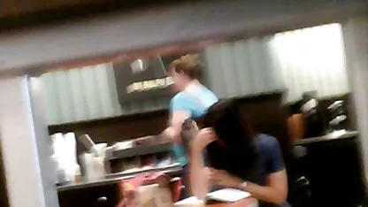 Mostrando sin bragas upskirt en la librería orgias de incesto