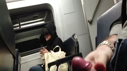 Flash en train con cerrar arriba semen madres follando gratis