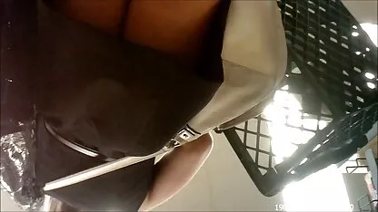Más upskirt diversión en Whole Foods videos cerdas pornos