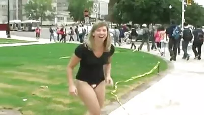 Caliente chica de colegio mostrando pantis en la calle videos subtitulados xxx