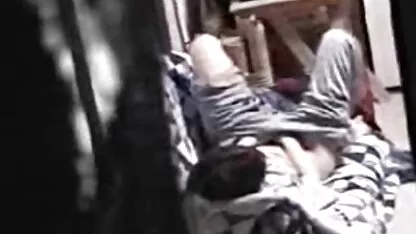 Ventana peek 15 chica masturbándose nenas follando con viejos