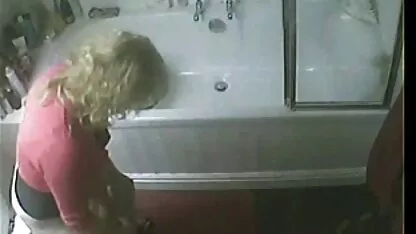 Tan caliente. Oculto masturbación en toilet abuela mexicana sex