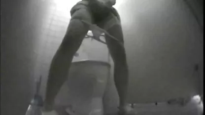 Baño público habitación niñas masturbación petardas hd viejas