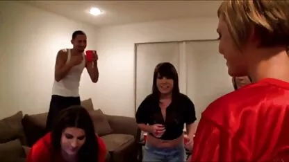 Fiesta en casa se convierte en una orgía con cuatro mujeres tetonas español videos x