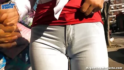 Cameltoe, sin bragas! Grandes tetas naturales, sin sujetador! Asombroso parodias xxx on line