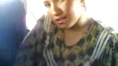 Gran Coche Árabe 2 tocandose las tetas