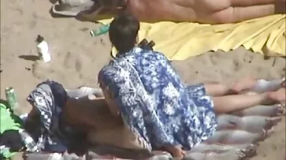 Dos parejas en la playa ver porno español online