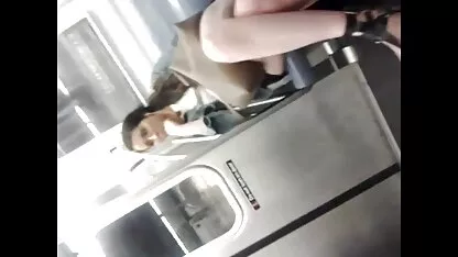 Pendejo parpadea en metro mujer takken foto porno duro con perros