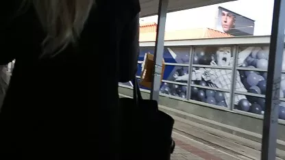 Cum detrás de las niñas en público 07 folladas con borrachas