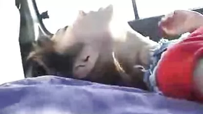 Linda chica mini van hentai en español latino
