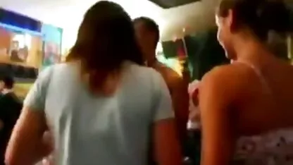 Avergonzado niñas despojado por strippers masculinos porno colegio colombia