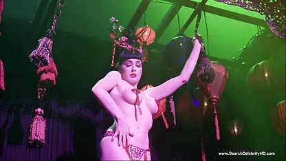 Dita von teese en topless striptease - hd venezolanas amateur desnudas