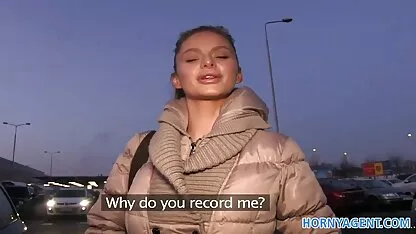 Hornyagent asombroso tetas y la rubia Mamada ver movie porno