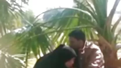 Pakistani hijabi bj y mano trabajo hasta semen en público parque veteranas fallando