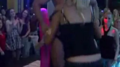 Orgía en club de striptease masculino petardas i