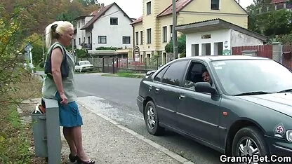 La vieja dama recogido y follada xxx madres rusas