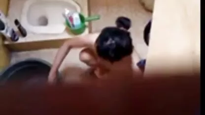 Ngintip perawan mandi tetonas sexo oral