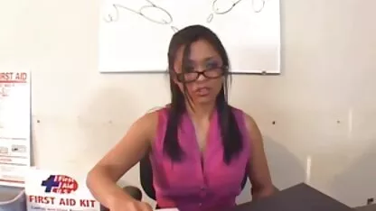 Asiático milf lamiendo el culo y a la mierda insesto con mi suegra