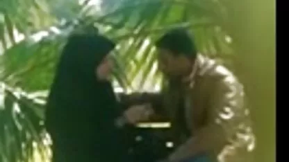 Arab chica en público succión y handjob ella toma semen fuera gordas violadas xxx