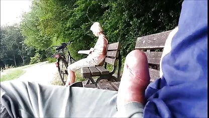 Teaser-corrida pública para la abuela en el parque  xxx con una vieja