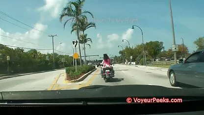 Chica en bicicleta-falda corta sin bragas? videos sexo anal brutal