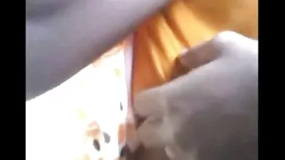 Indio chico touching y frotamiento mujer tetas en bus trio amateur follando