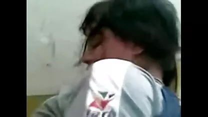 Novinha dando pra dois na sala de aula videos hentai orgias