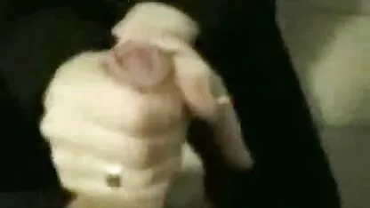 Emo gotch de pollo da paja en el inodoro porno de animes en español