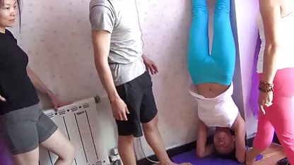 Asiático yoga cameltoe. porno español gratis en hd